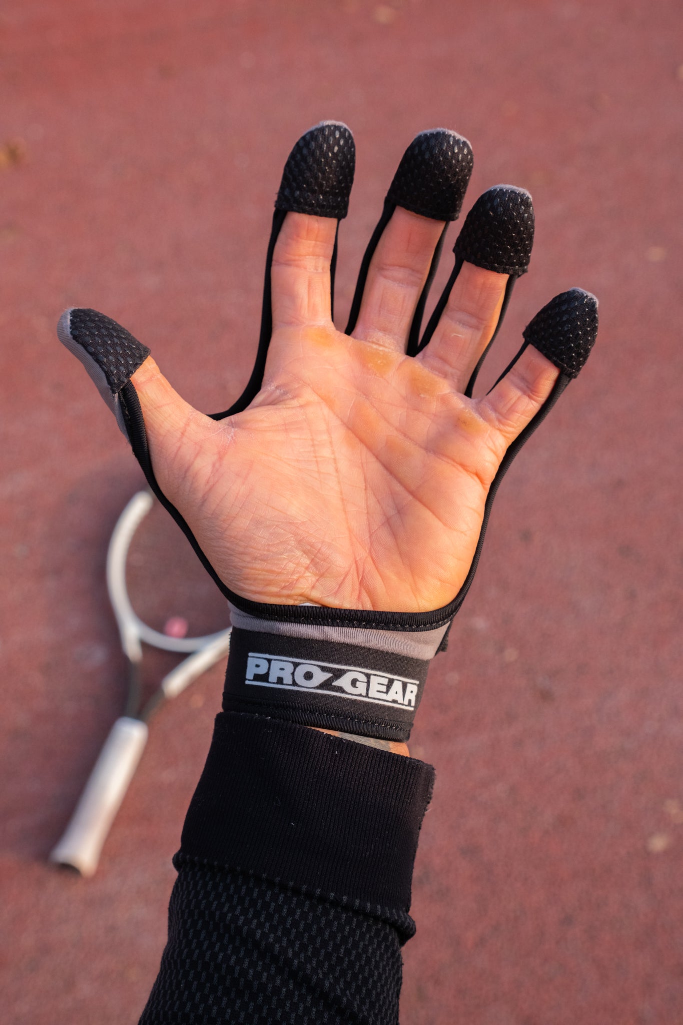 Prozgear : Paire de gants / Pair of gloves / Sport Tennis / garde le contact