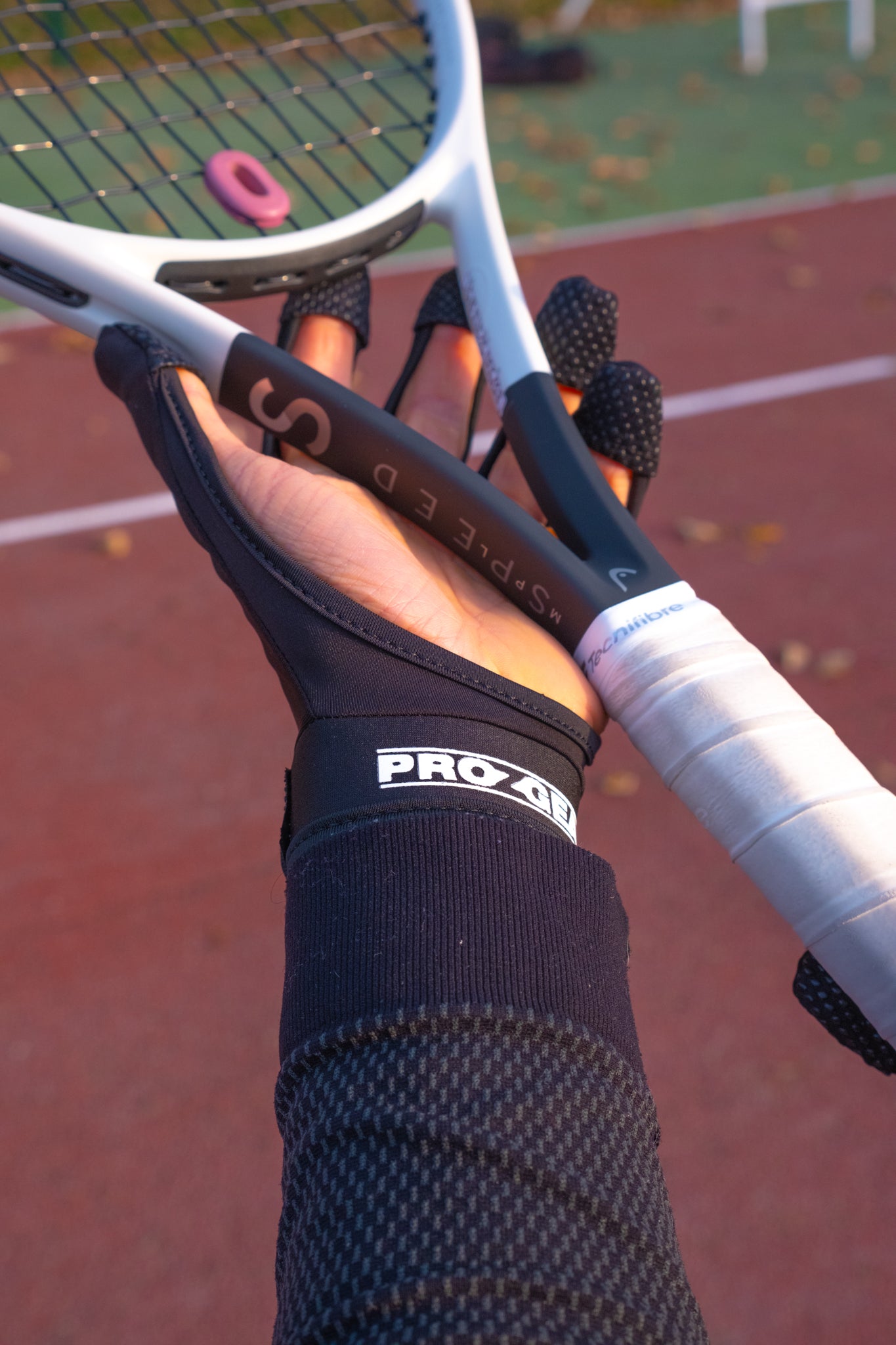 Prozgear : Paire de gants / Pair of gloves / Sport Tennis / garde le contact