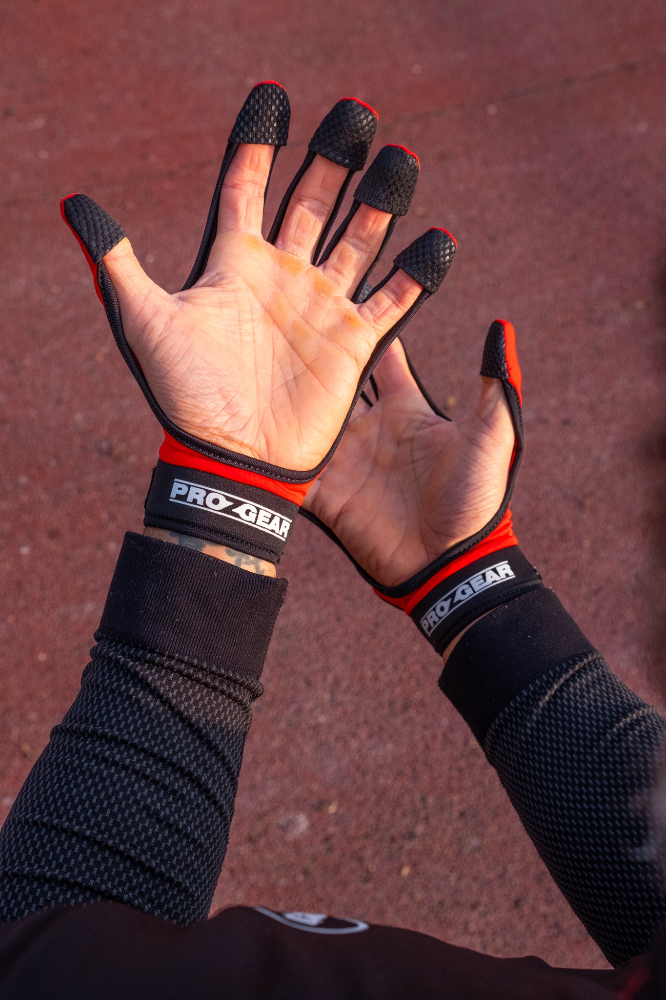 Prozgear : Paire de gants / Pair of gloves / Sport Tennis / garde le contact